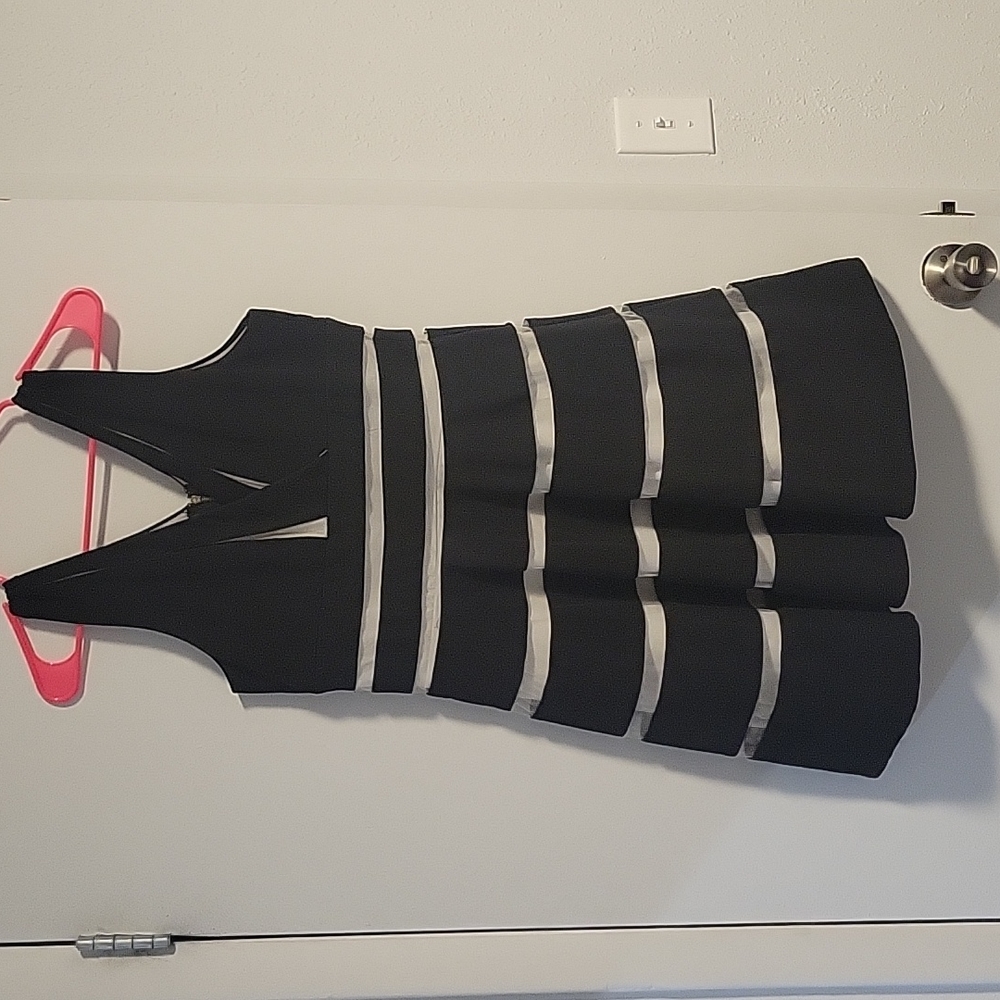 Ya, large dress, black and white striped